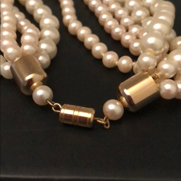 VINTAGE PEARL5 STRAND CREAMY IVORY NECKLACE - Picture 3 of 11